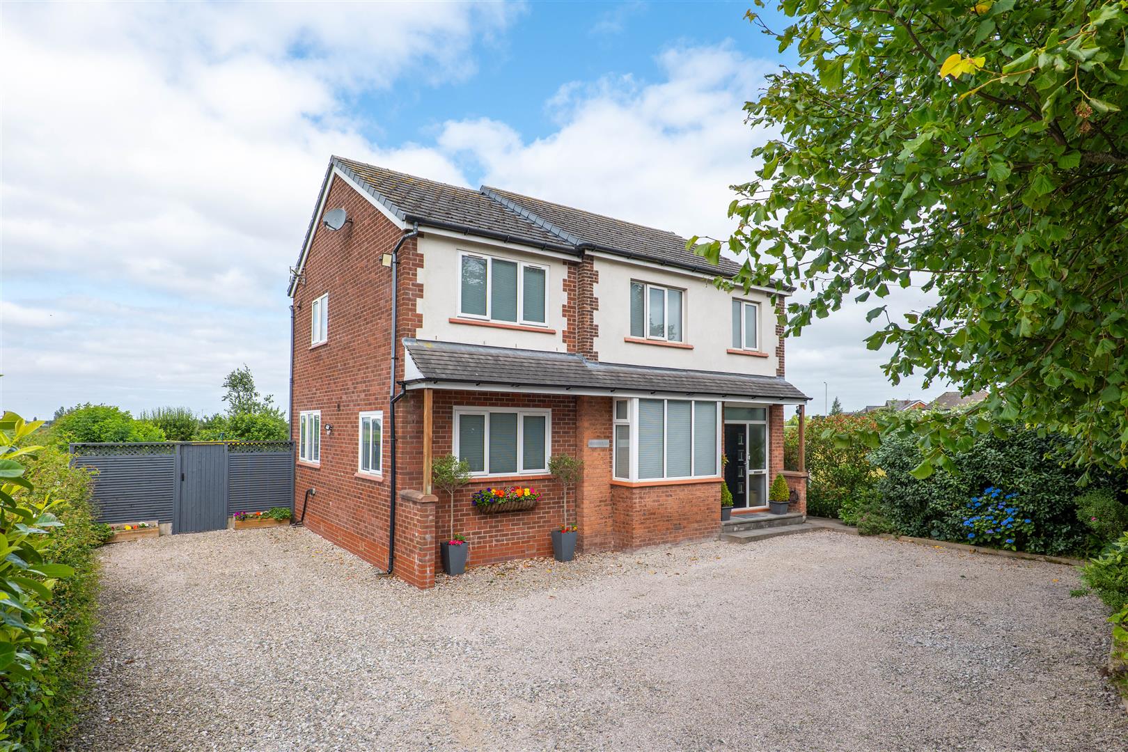 4 bed property in Liverpool Road, Preston